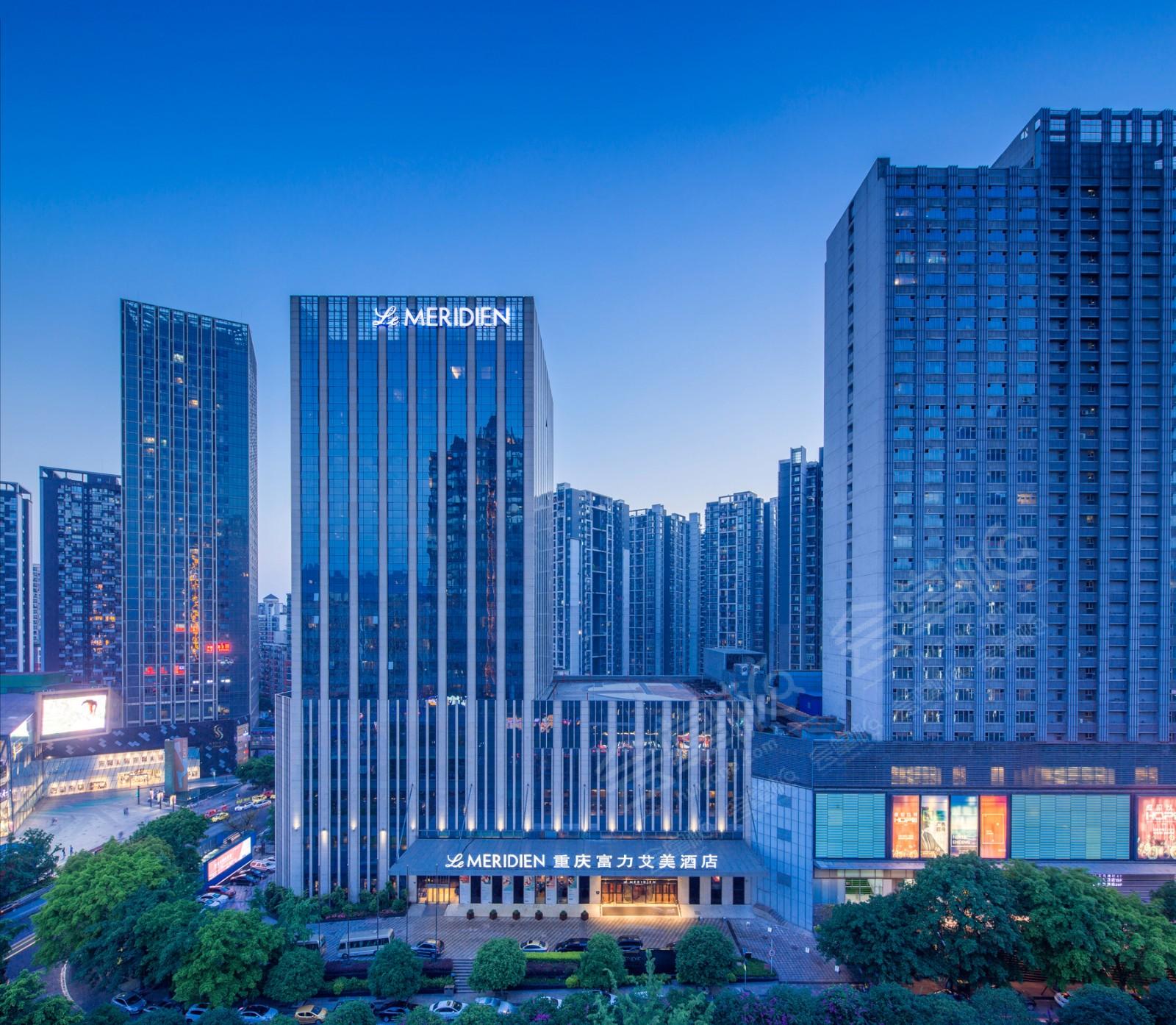 重庆五星级酒店最大容纳1000人的会议场地|重庆富力艾美酒店的价格与联系方式
