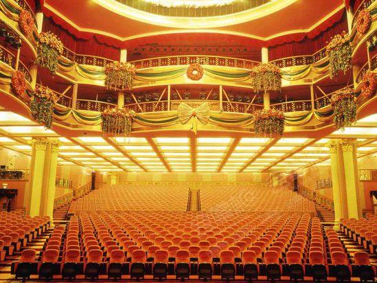 金色歌剧院