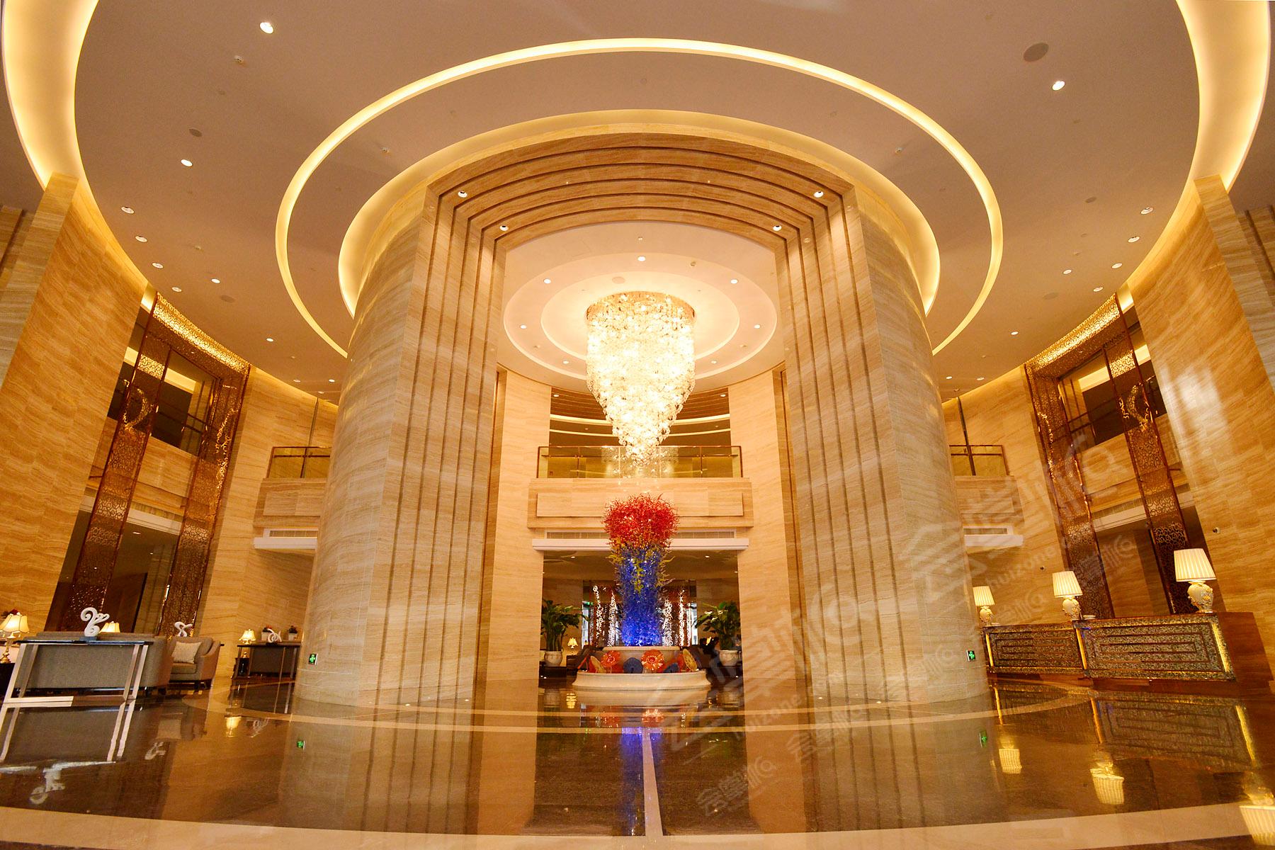 上海圣诺亚皇冠假日酒店