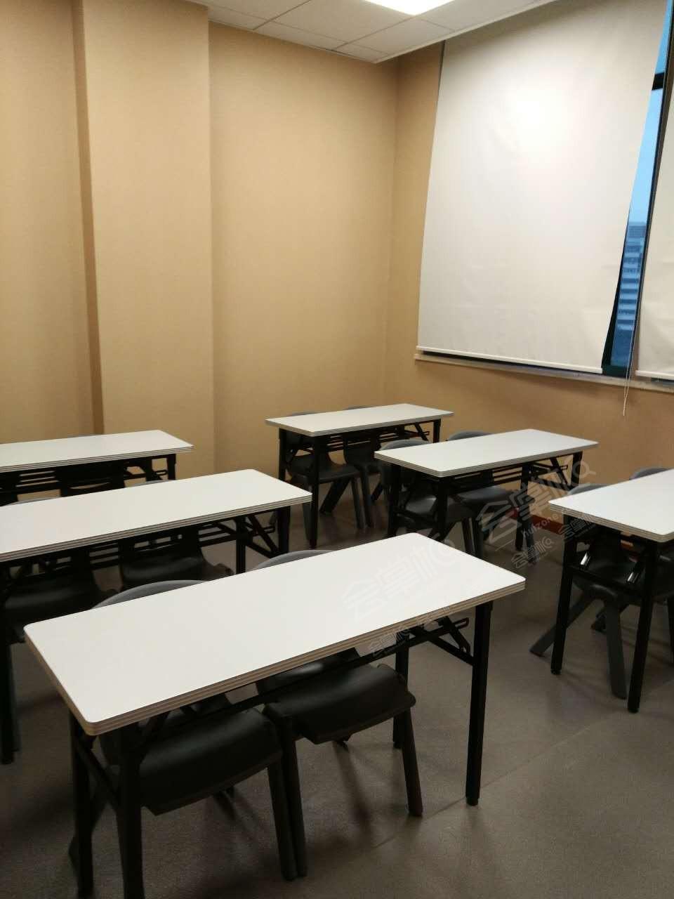 龙阳中心 - 小教室3