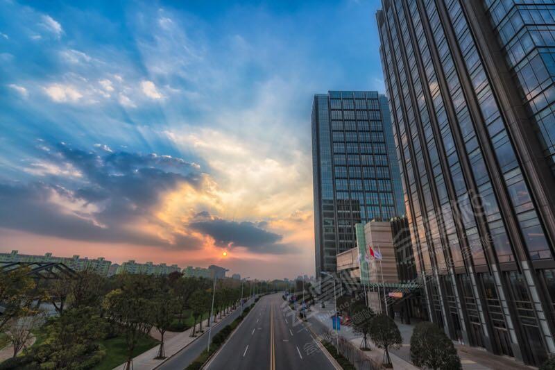 上海五星级酒店最大容纳1100人的会议场地|上海中庚聚龙酒店的价格与联系方式